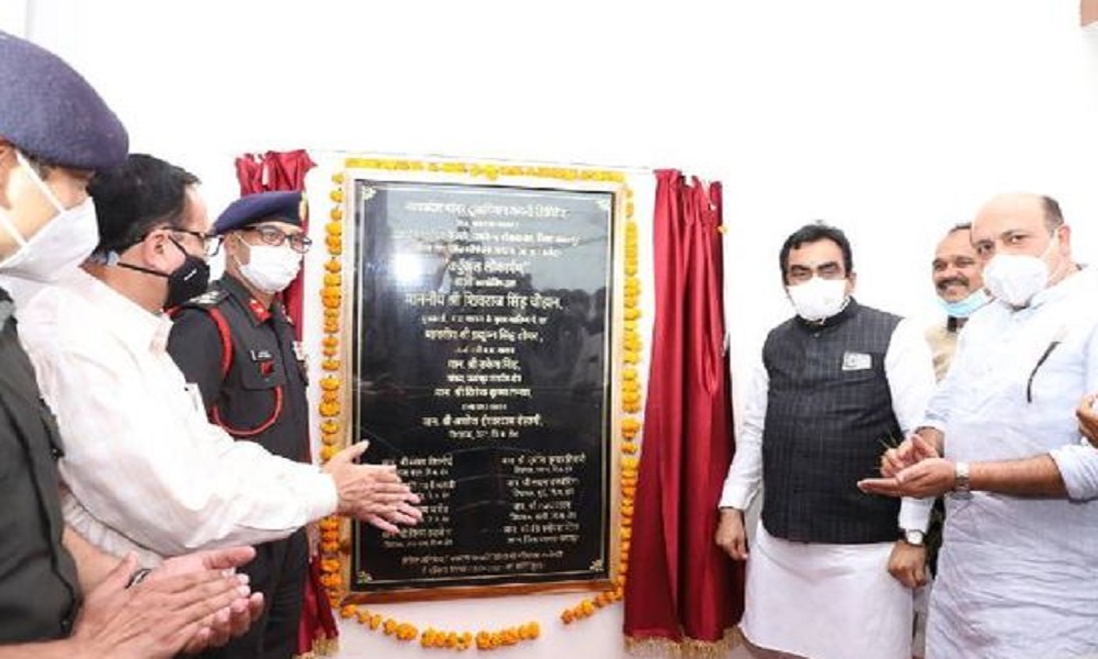 MP NEWS : आमजन के लिए जुर्माना और नेताओं के लिए फूलमाला, ये कैसा चरित्र